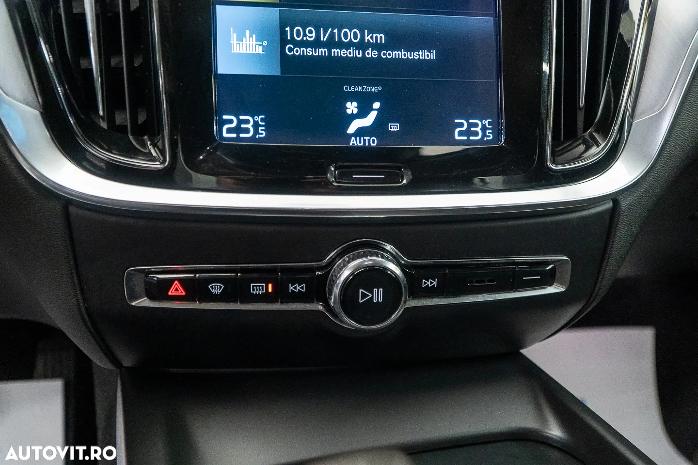 Volvo V60 B4 MHEV AT8 FWD Momentum - 22