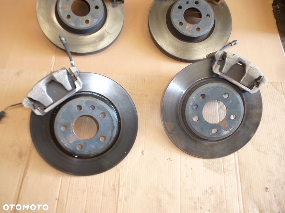 ZACISK HAMULCOWY BREMBO TARCZA  AUDI A5 A4 B9 8W0  gwa!!! - 2
