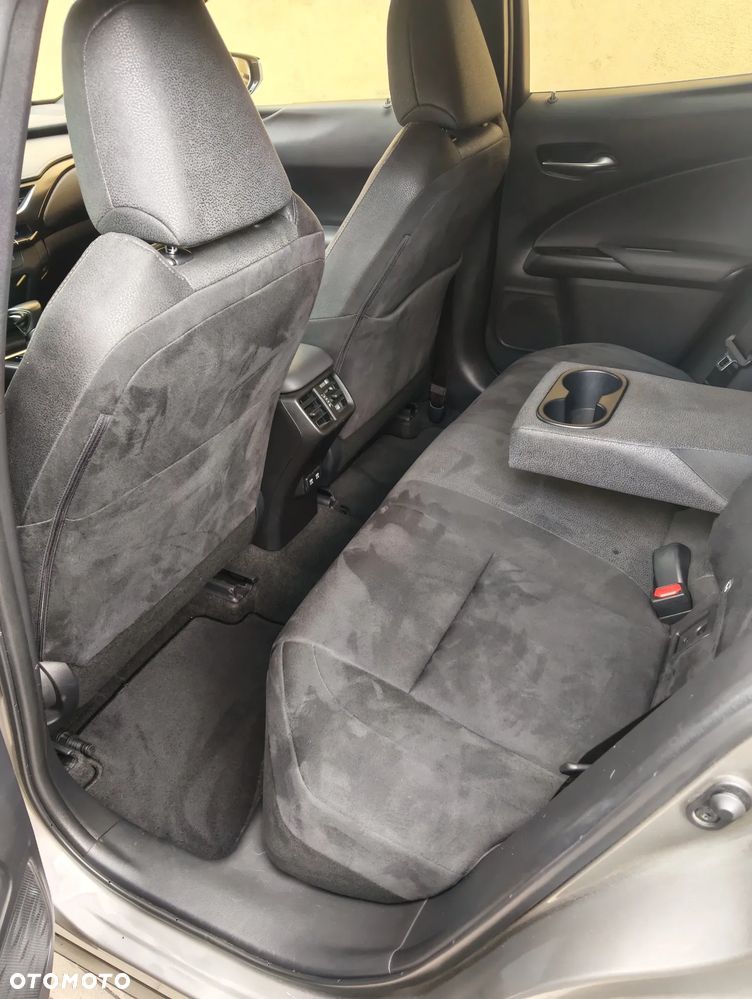 Lexus UX - 17