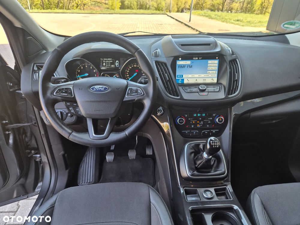Ford Kuga 1.5 EcoBoost 2x4 Titanium - 14