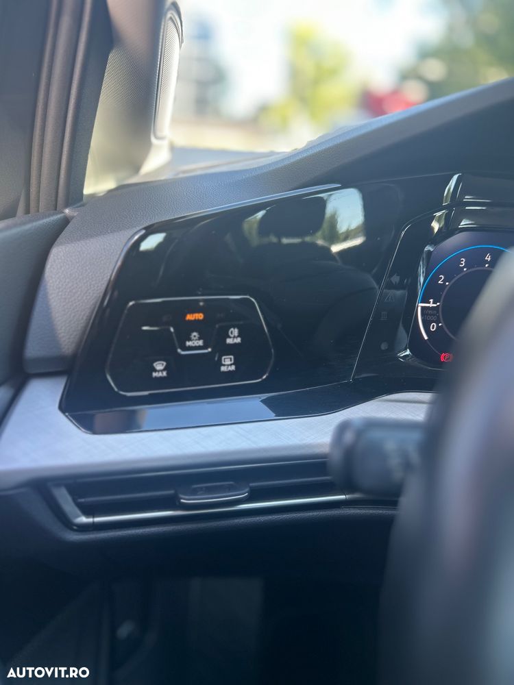 Volkswagen Golf 1.5 eTSI DSG MHEV Life - 17