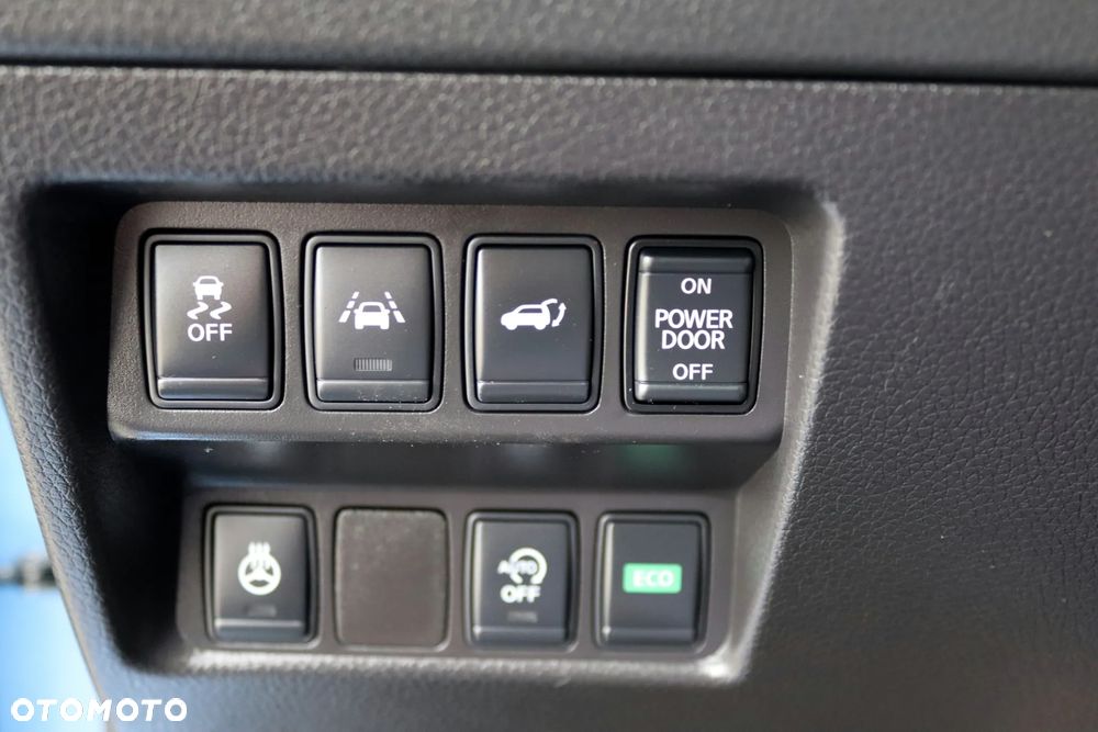 Nissan X-Trail 2.0 dCi ALL-MODE 4x4i Xtronic Tekna - 33