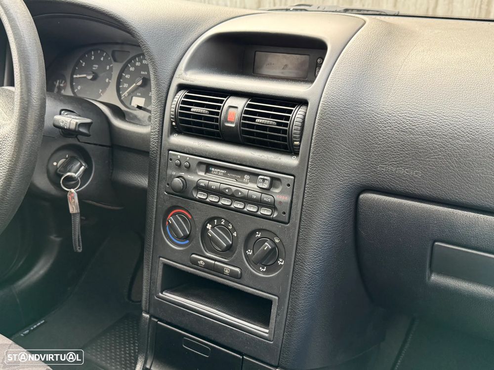 Opel Astra 1.2 Club - 17