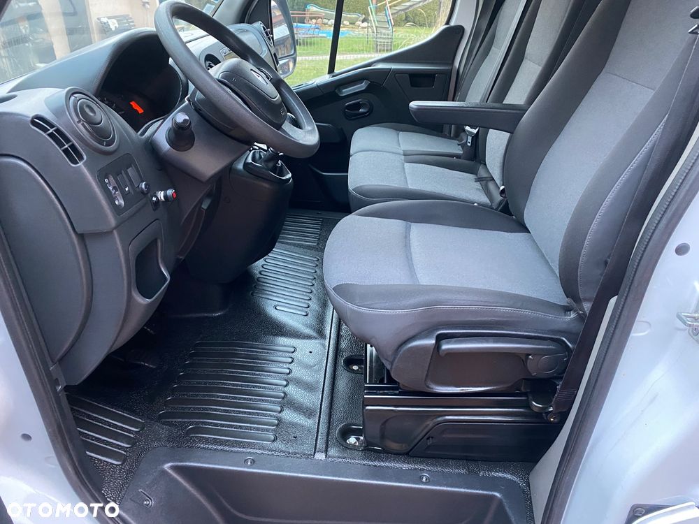 Renault Master L2 H2 warsztat mobilny zasilanie 230V - 23