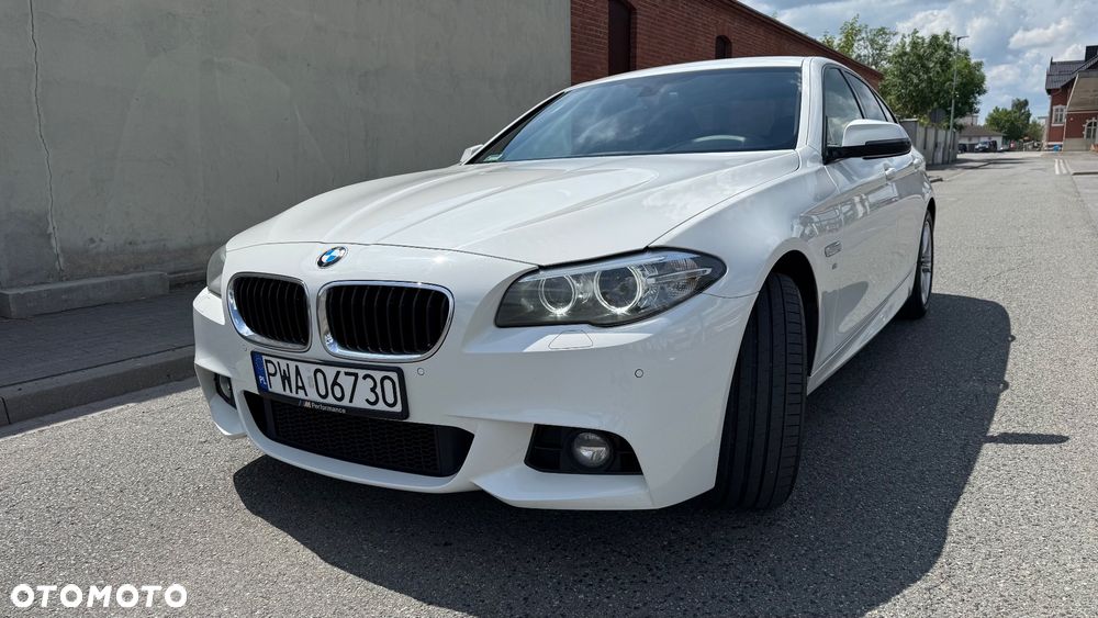 BMW Seria 5 520d xDrive - 11