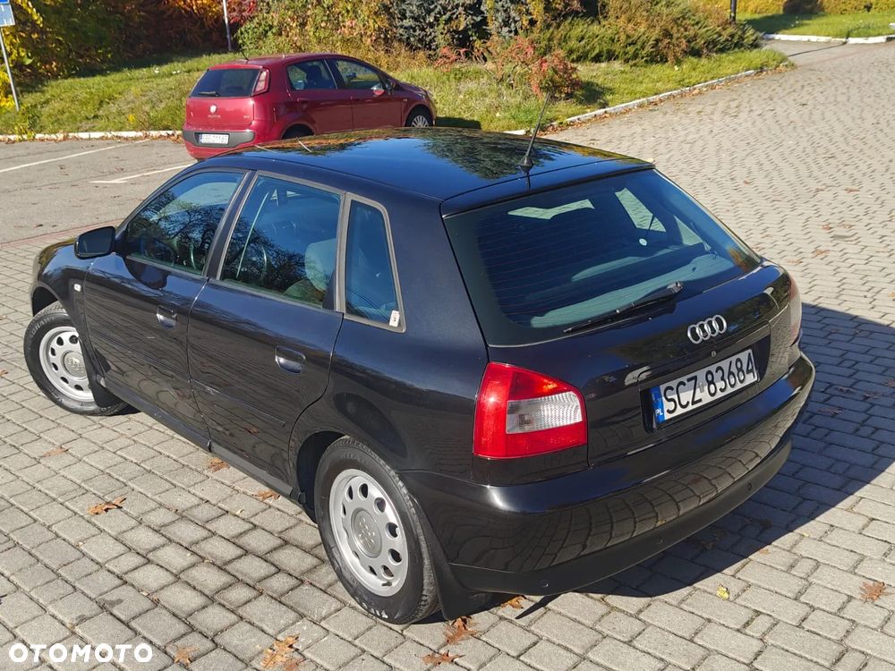 Audi A3 Sportback 1.6 Ambiente - 28