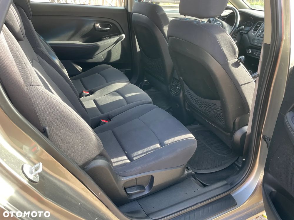 Kia Carens 1.7 CRDi L - 10