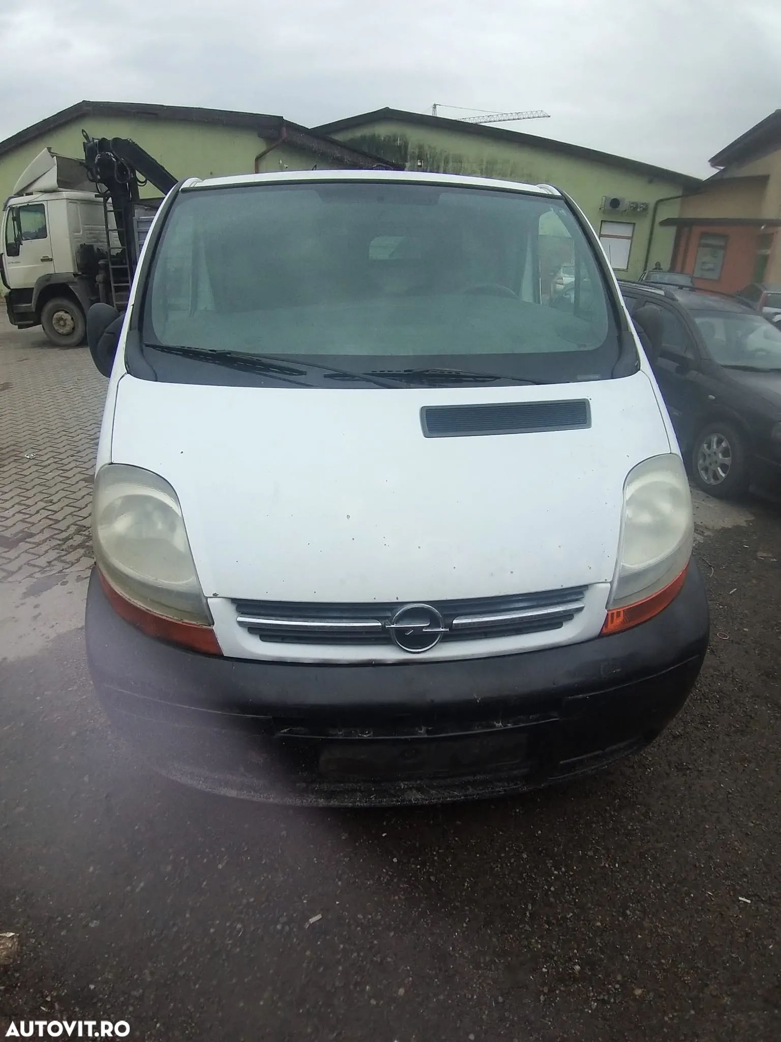 Dezmembram Opel Vivaro 1.9 DTI, din 2000, cod motor: F9Q 760, Alb - 1
