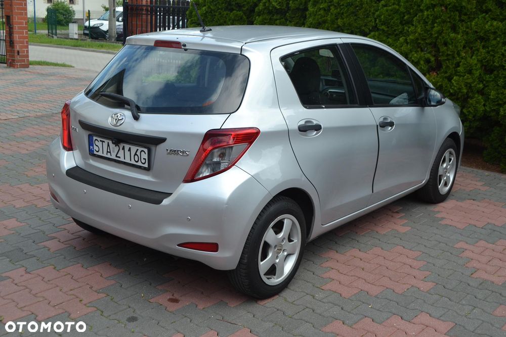 Toyota Yaris 1.33 Premium - 2