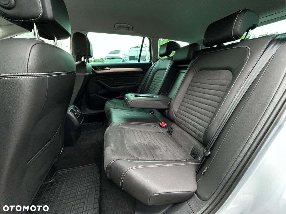 Volkswagen Passat Variant 2.0 TDI EVO Elegance DSG - 20
