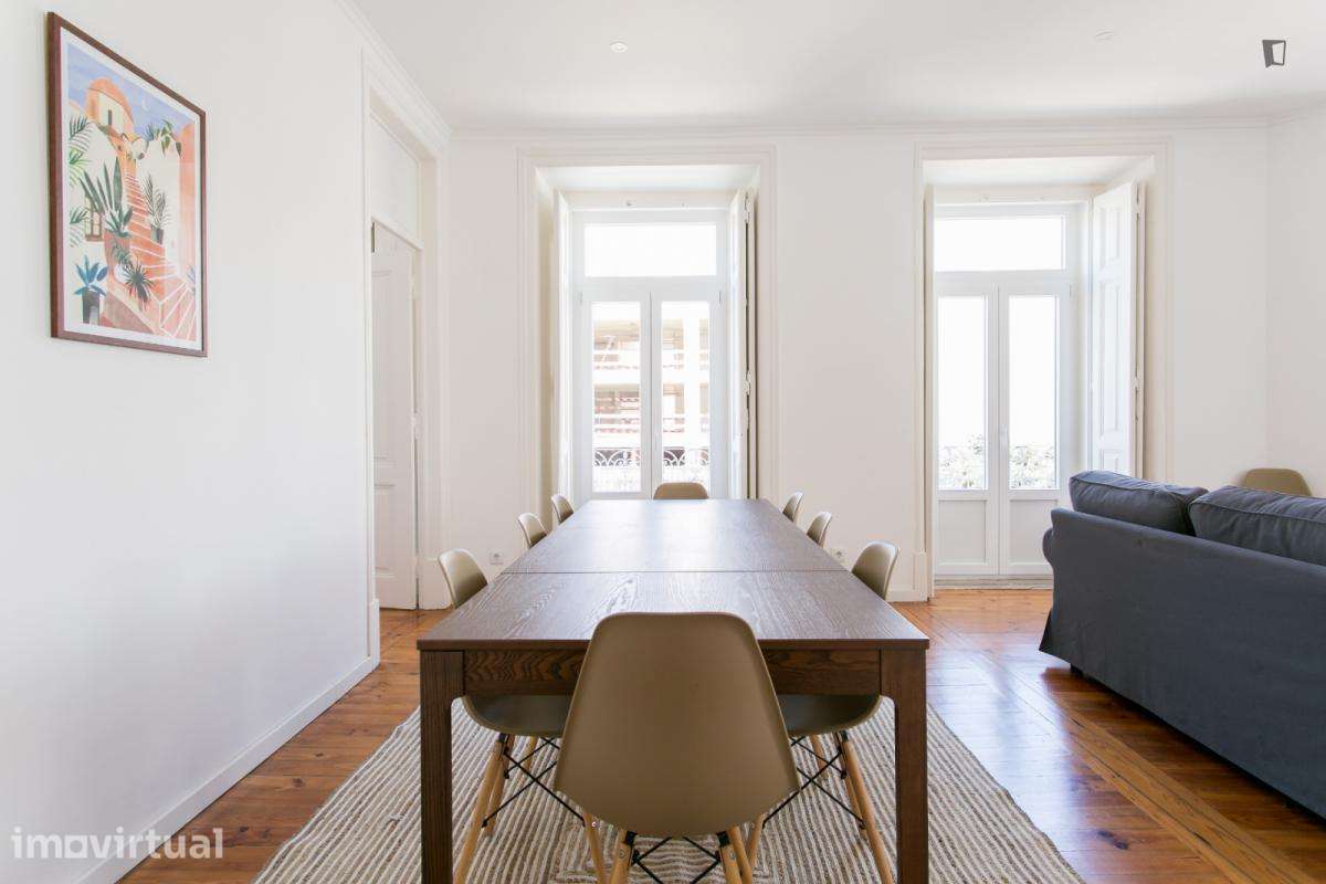 Quarto - localizado em Anjos Lisbon - Grande imagem: 2/23