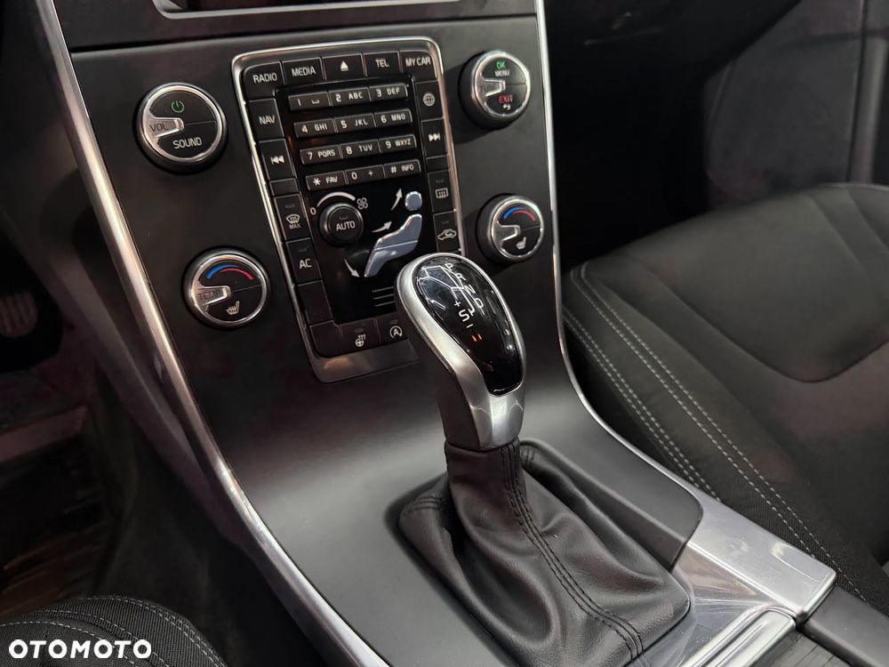 Volvo V60 T3 Drive-E Momentum - 8