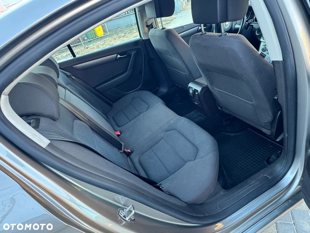 Volkswagen Passat 1.8 TSI Comfortline - 9