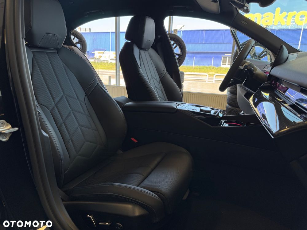 BMW Seria 5 520d xDrive - 26