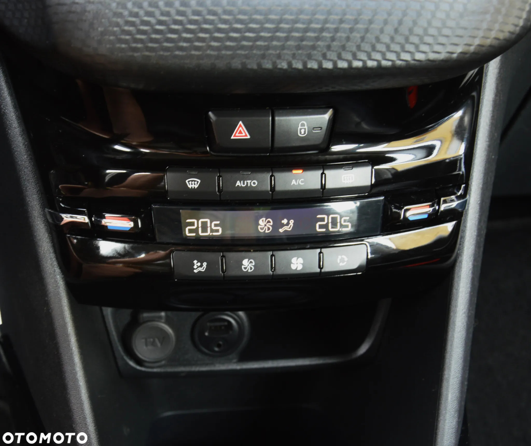 Peugeot 2008 - 28