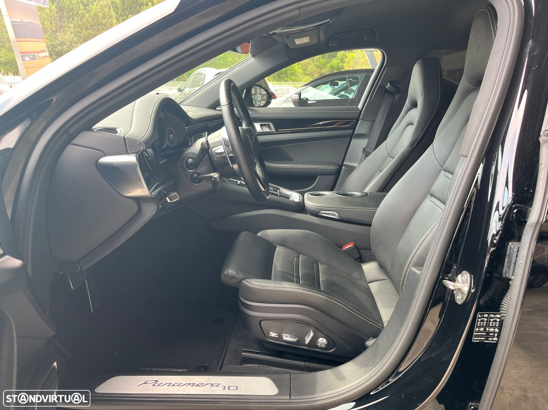 Porsche Panamera Sport Turismo 4 E-Hybrid 10 Years Edition - 18