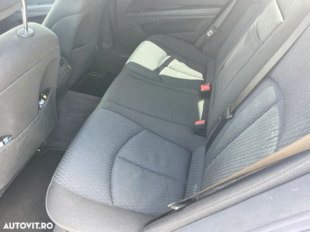 Mercedes-Benz E - 10