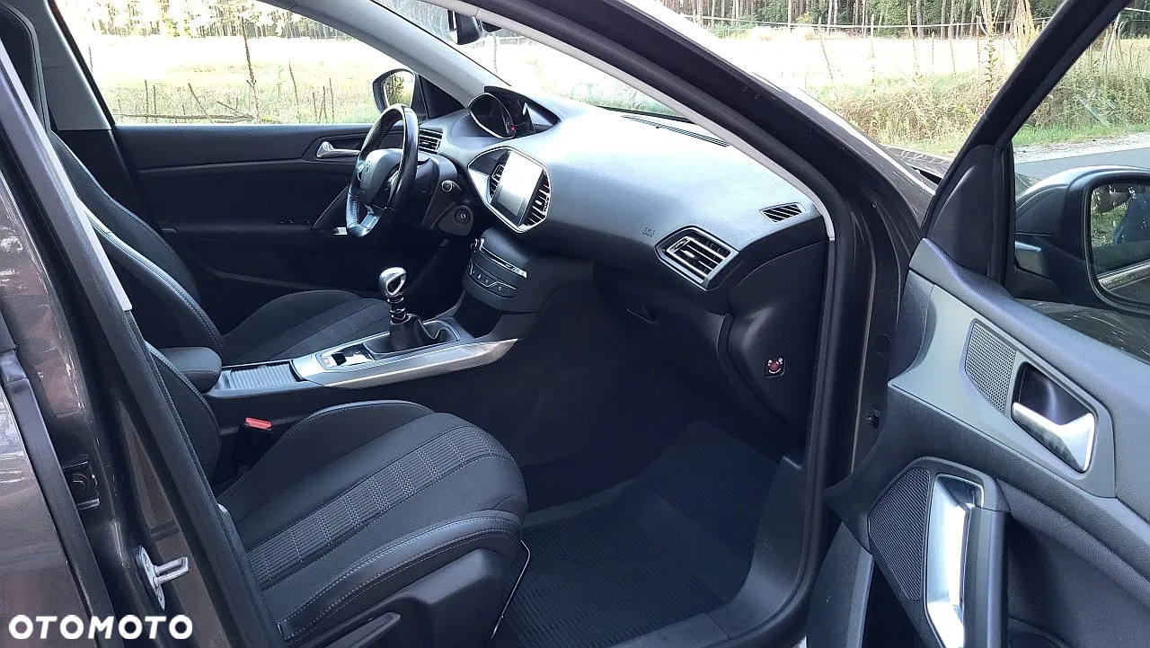 Peugeot 308 1.5 BlueHDi Allure S&S - 22