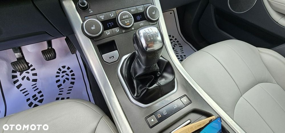 Land Rover Range Rover Evoque - 25