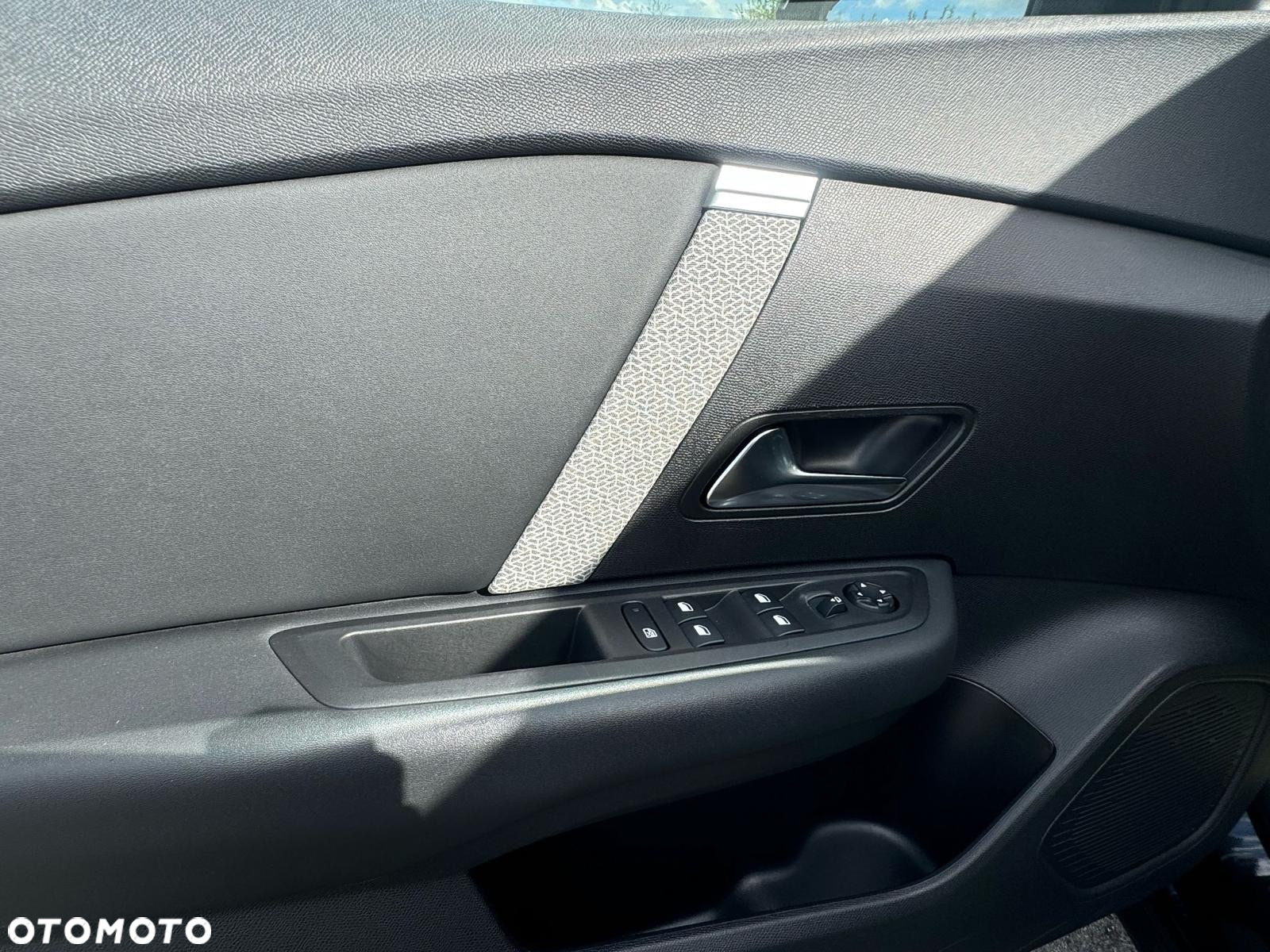 Citroën C4 BlueHDi 130 Stop&Start EAT8 SHINE - 18