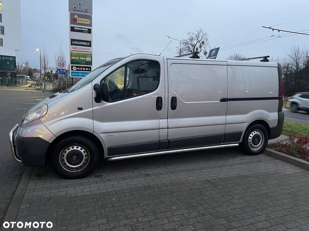 Opel Vivaro - 1