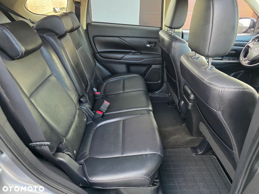 Mitsubishi Outlander 2.0 2WD CVT Diamant Edition+ - 23