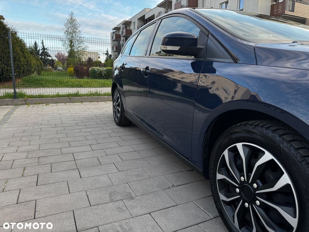 Ford Focus 1.6 Edition - 11