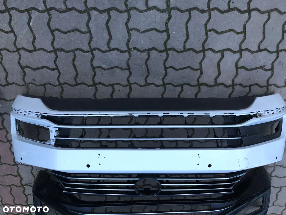 VW PASSAT B8 HIGHLINE  zderzak przedni przód - 2