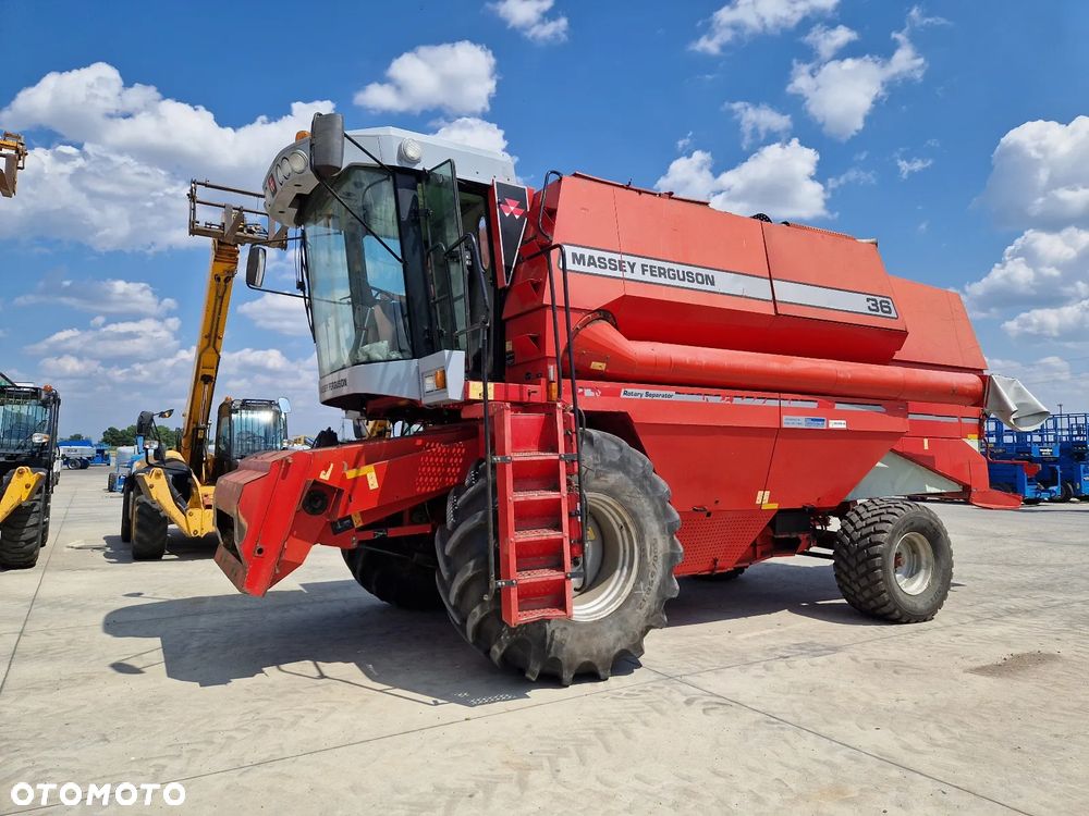 Massey Ferguson MF 36 Claas New Holland P600 - 4