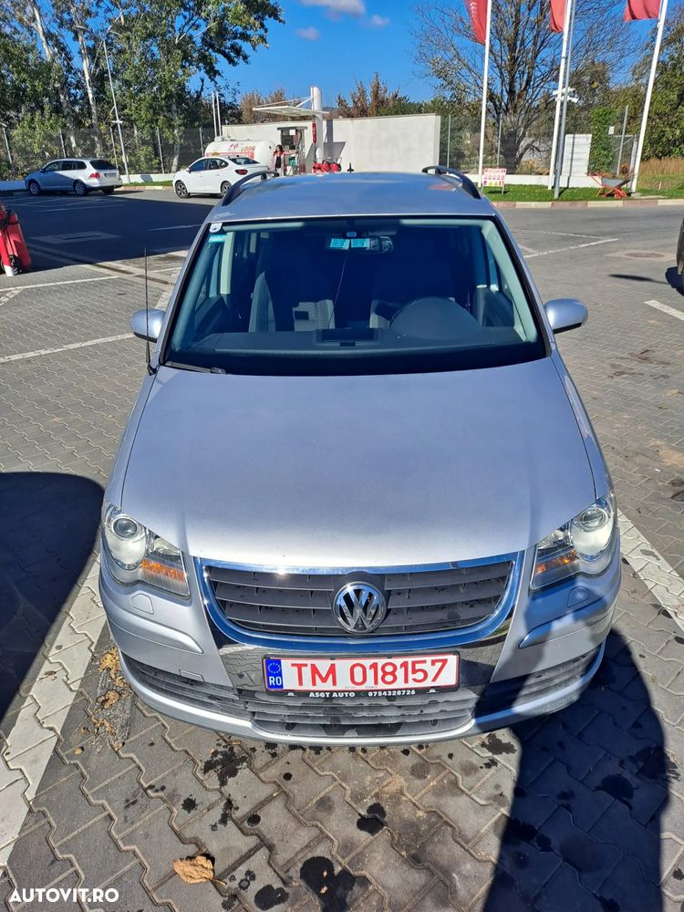 Volkswagen Touran - 4