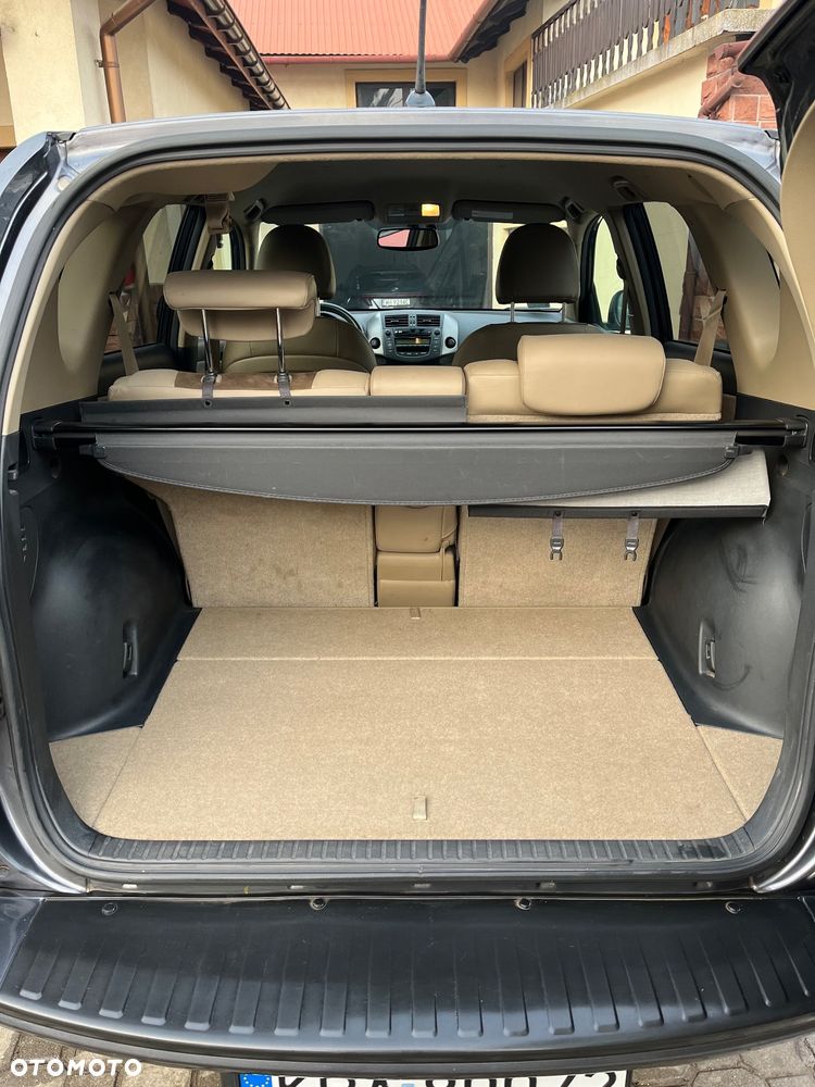 Toyota RAV4 - 12