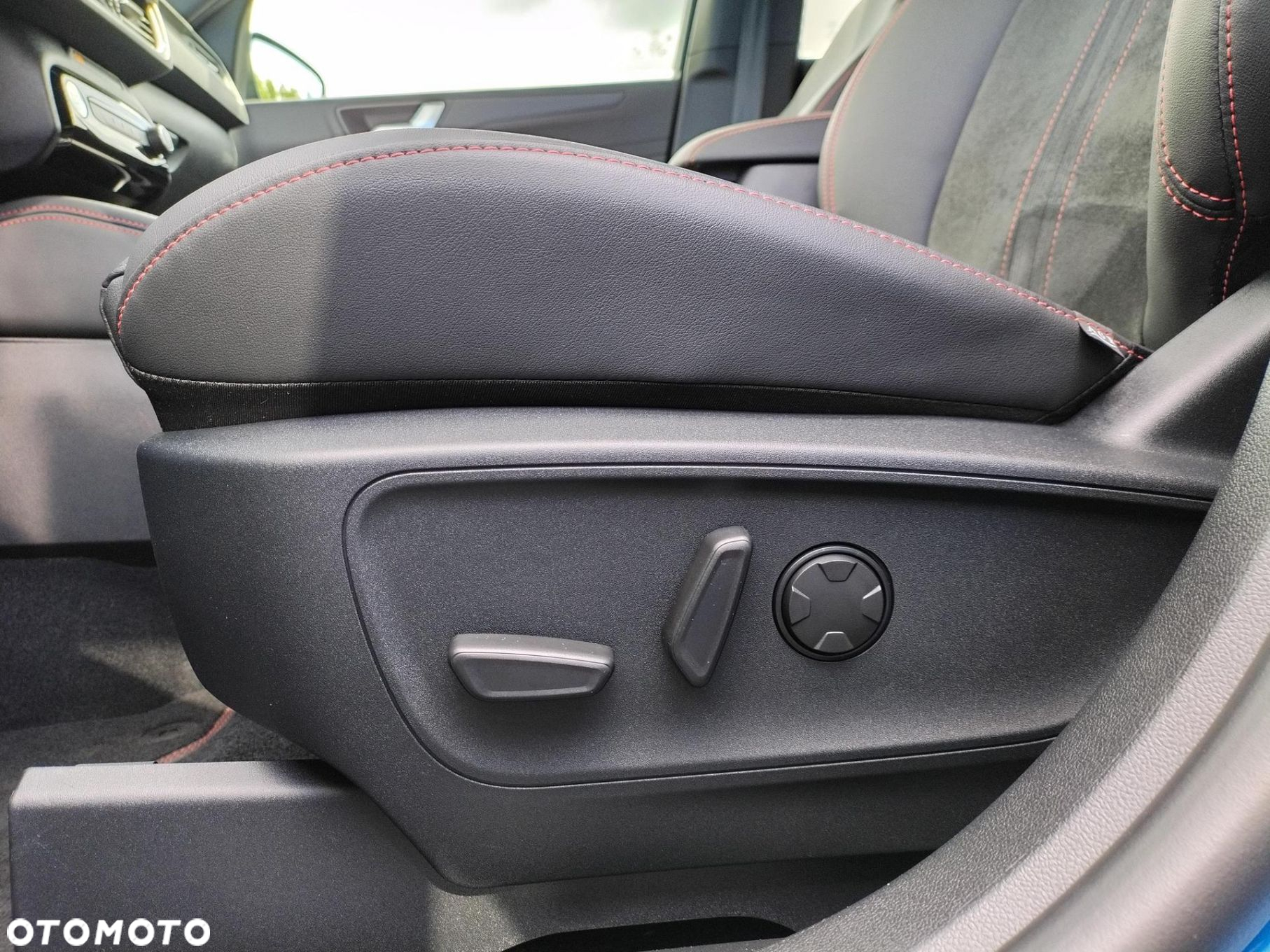 Ford Kuga 2.5P PHEV FWD ST-Line X eCVT - 29