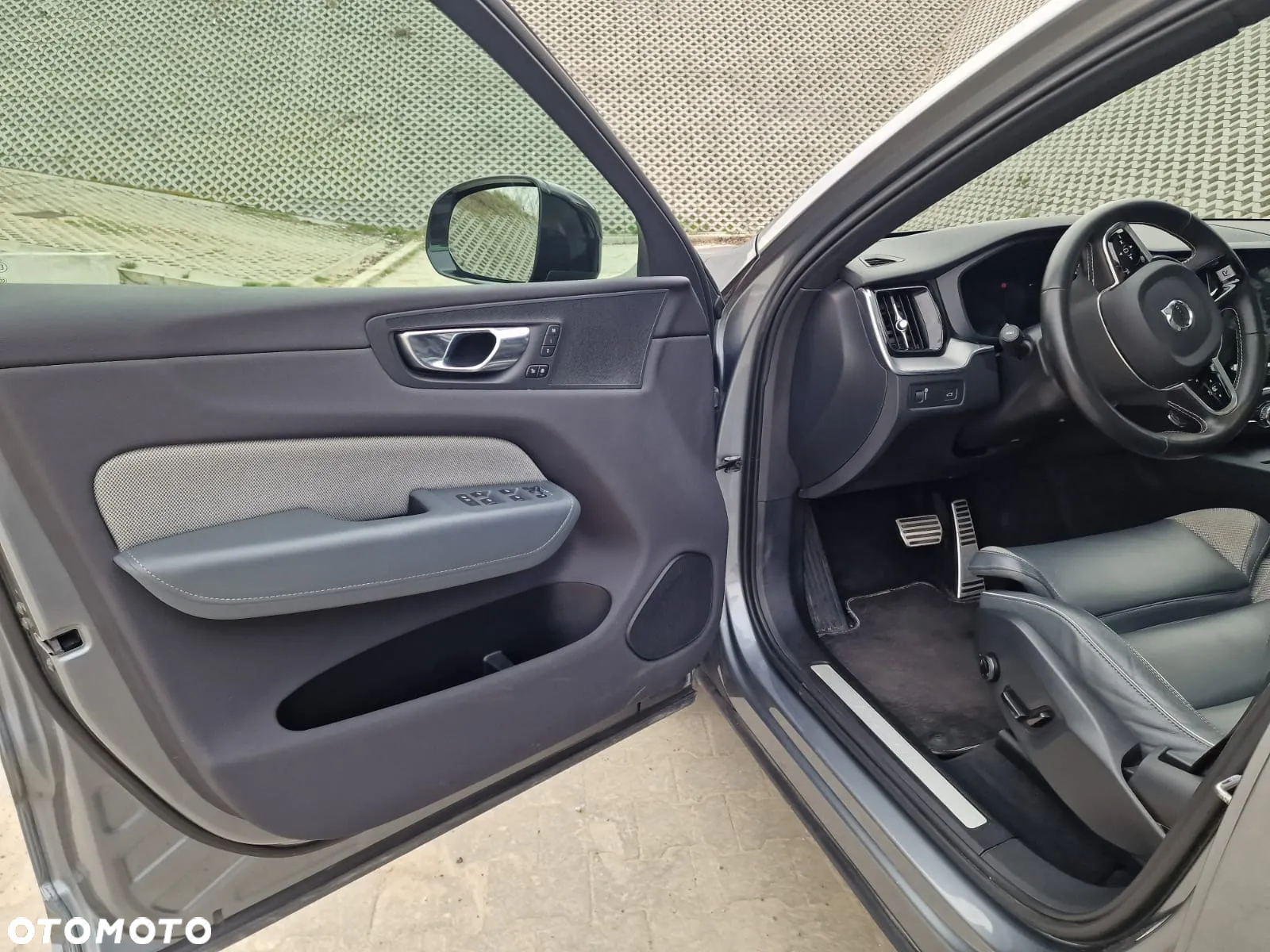Volvo XC 60 T6 AWD Geartronic RDesign - 19