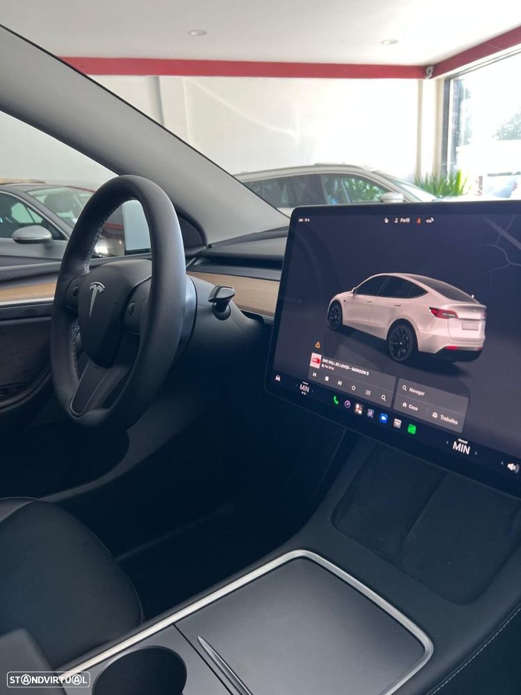 Tesla Model Y - 25