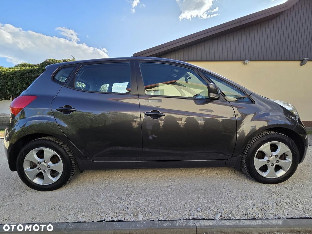 Kia Venga 1.6 L - 5