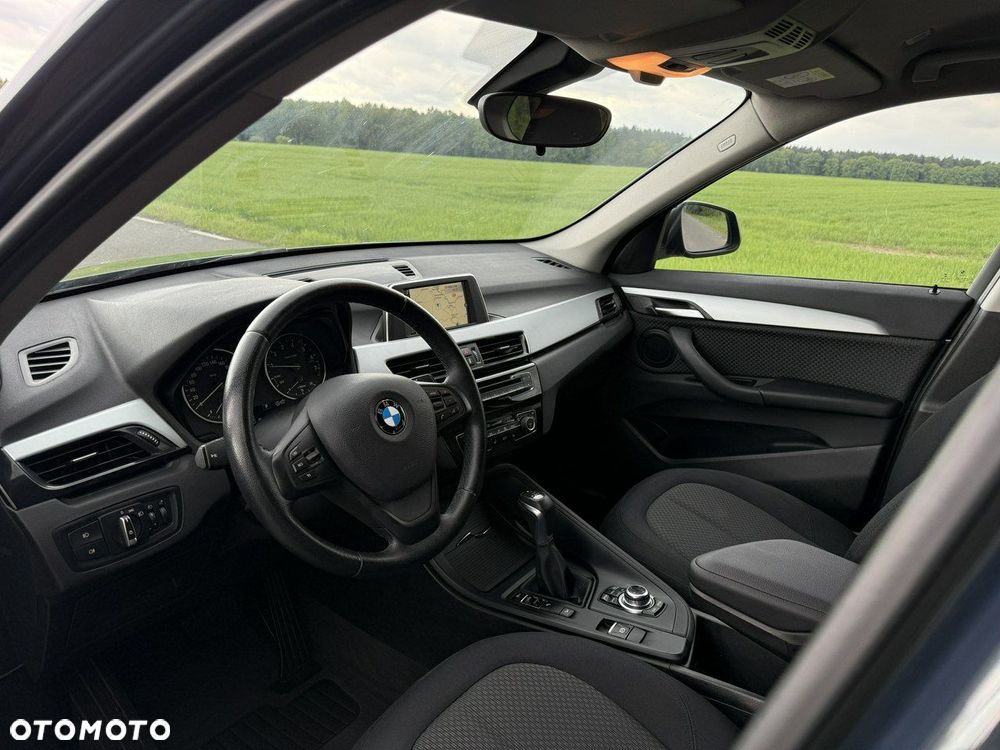 BMW X1 xDrive20i Advantage - 10