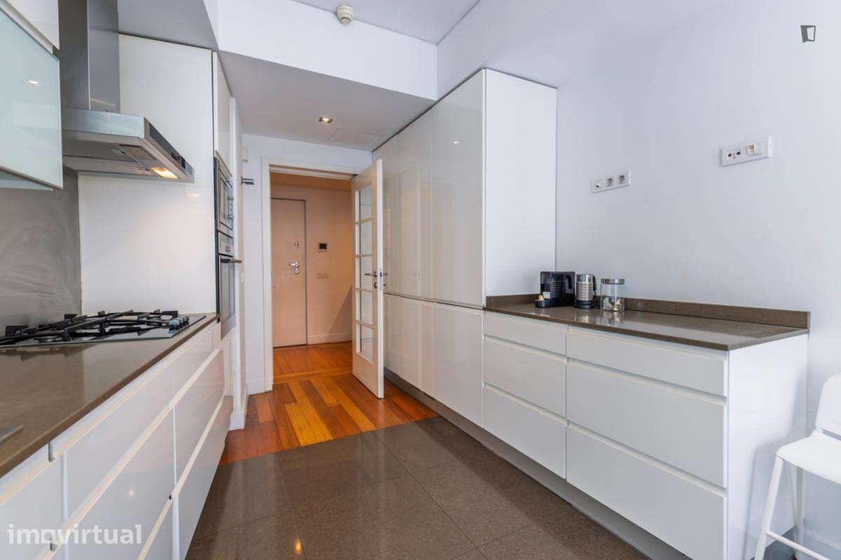 Apartamento com 2 quartos - localizado em Lapa Lisbon - Grande imagem: 3/50