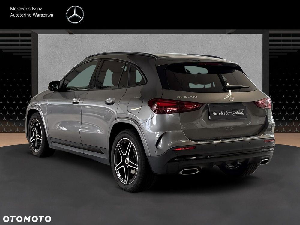 Mercedes-Benz GLA - 4