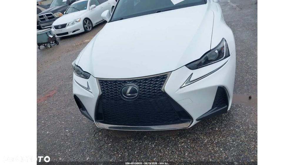 Lexus IS 200t - 3