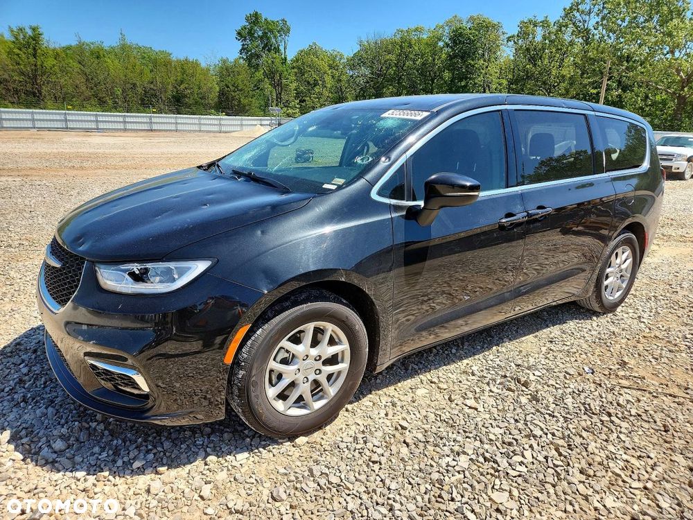Chrysler Pacifica - 2