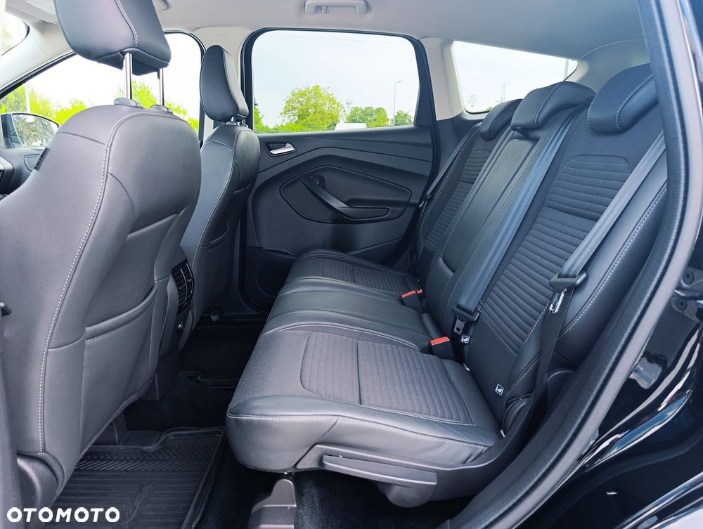 Ford Kuga 2.0 TDCi 2x4 Titanium - 25