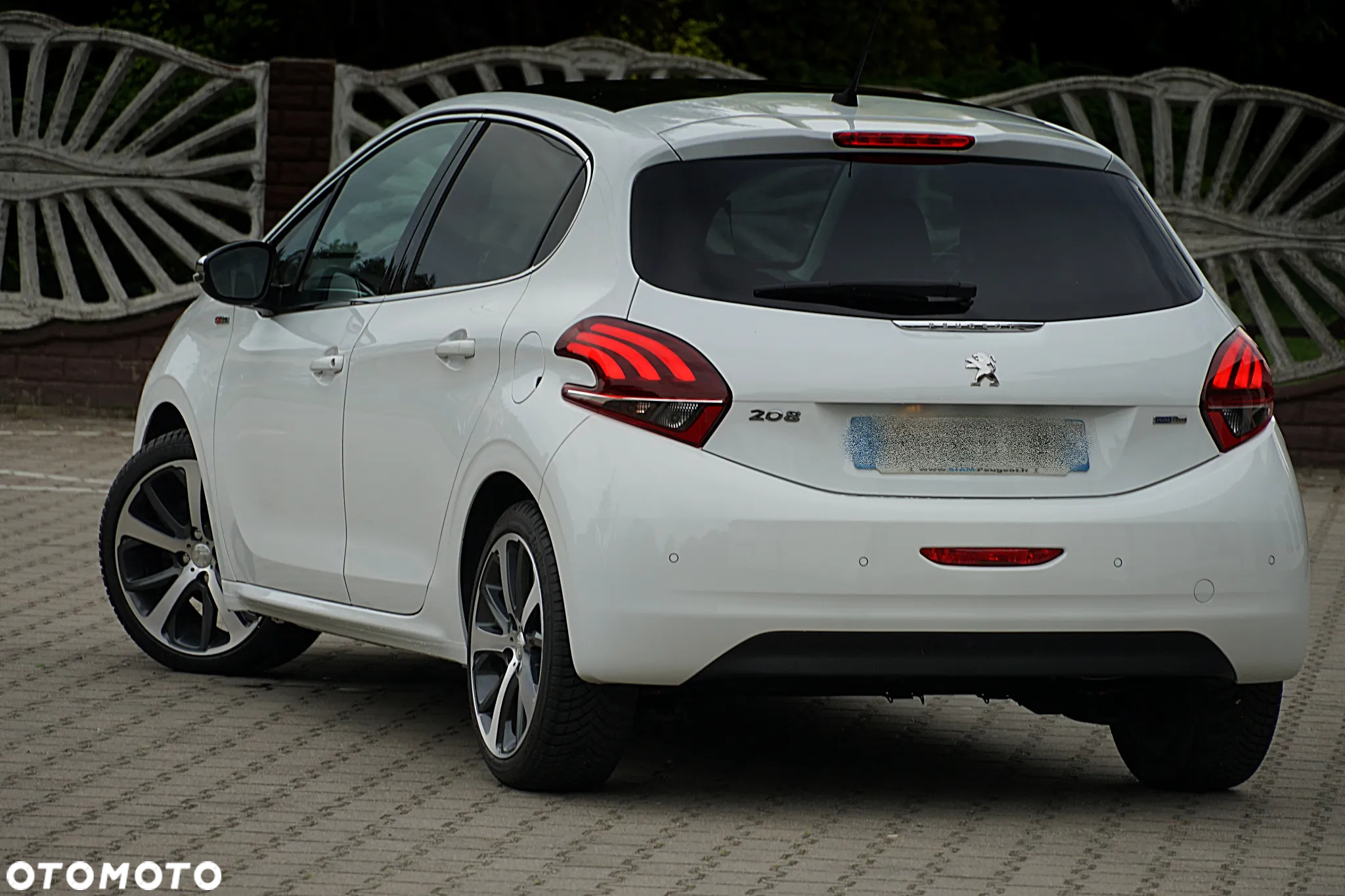 Peugeot 208 - 15