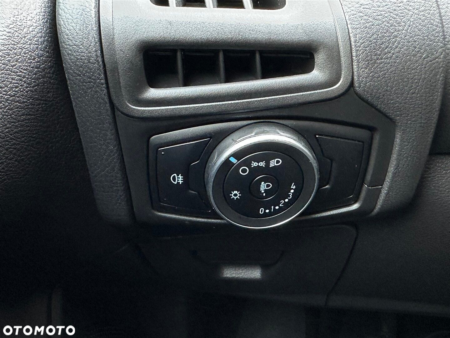 Ford Focus 1.6 Trend - 16