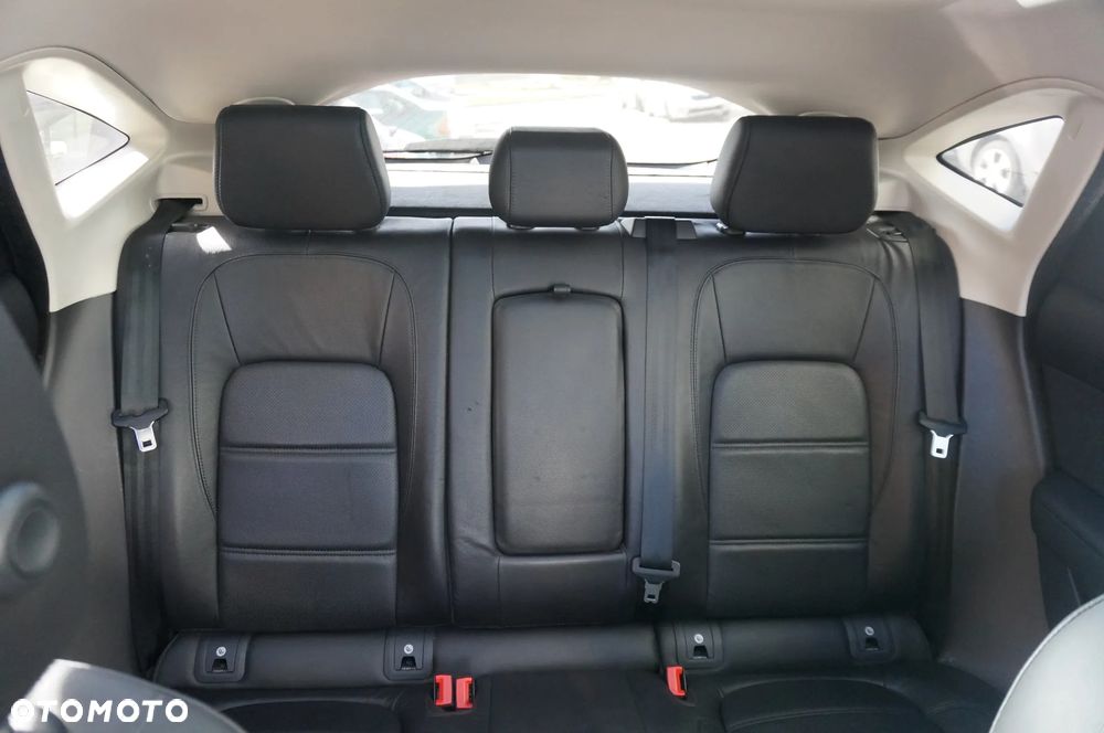 Jaguar E-Pace P250 AWD R-Dynamic S - 15