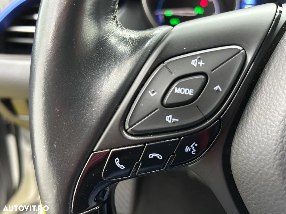 Toyota C-HR Hybrid Style Selection - 29