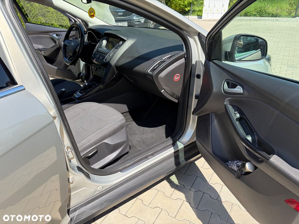 Ford Focus - 30