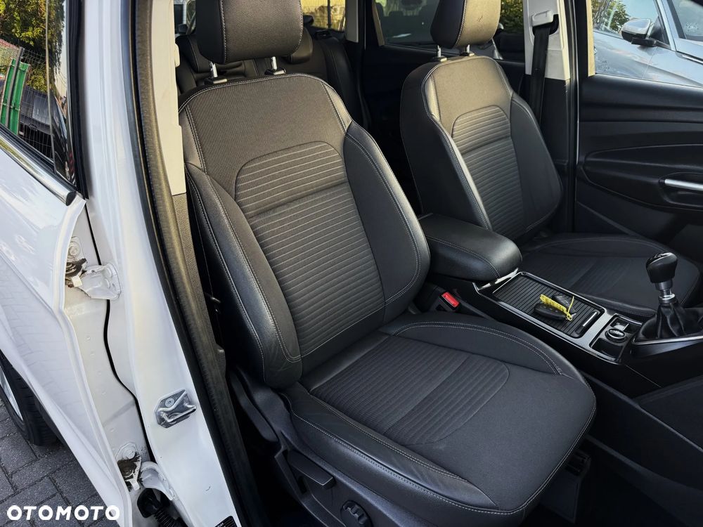 Ford Kuga 2.0 TDCi 4x2 Titanium - 15