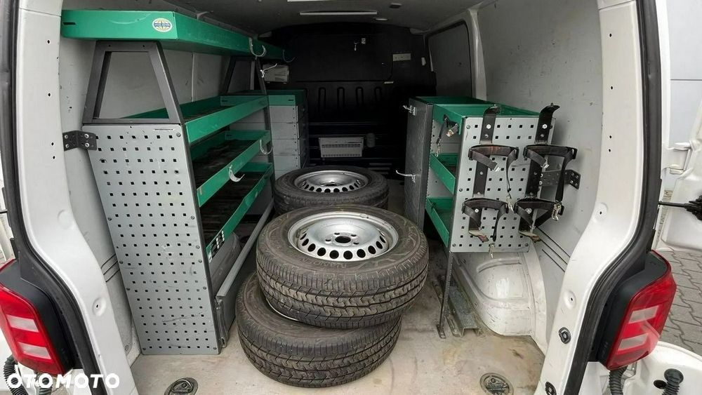 Volkswagen Transporter - 11