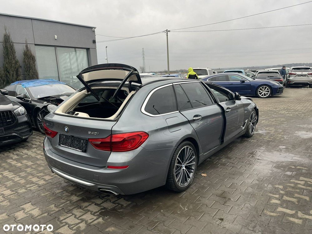BMW Seria 5 540i xDrive GPF Luxury Line - 3