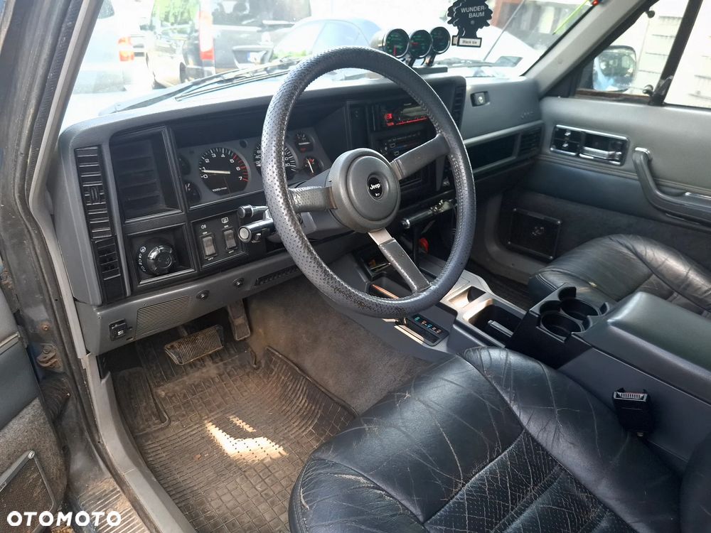 Jeep Cherokee - 13
